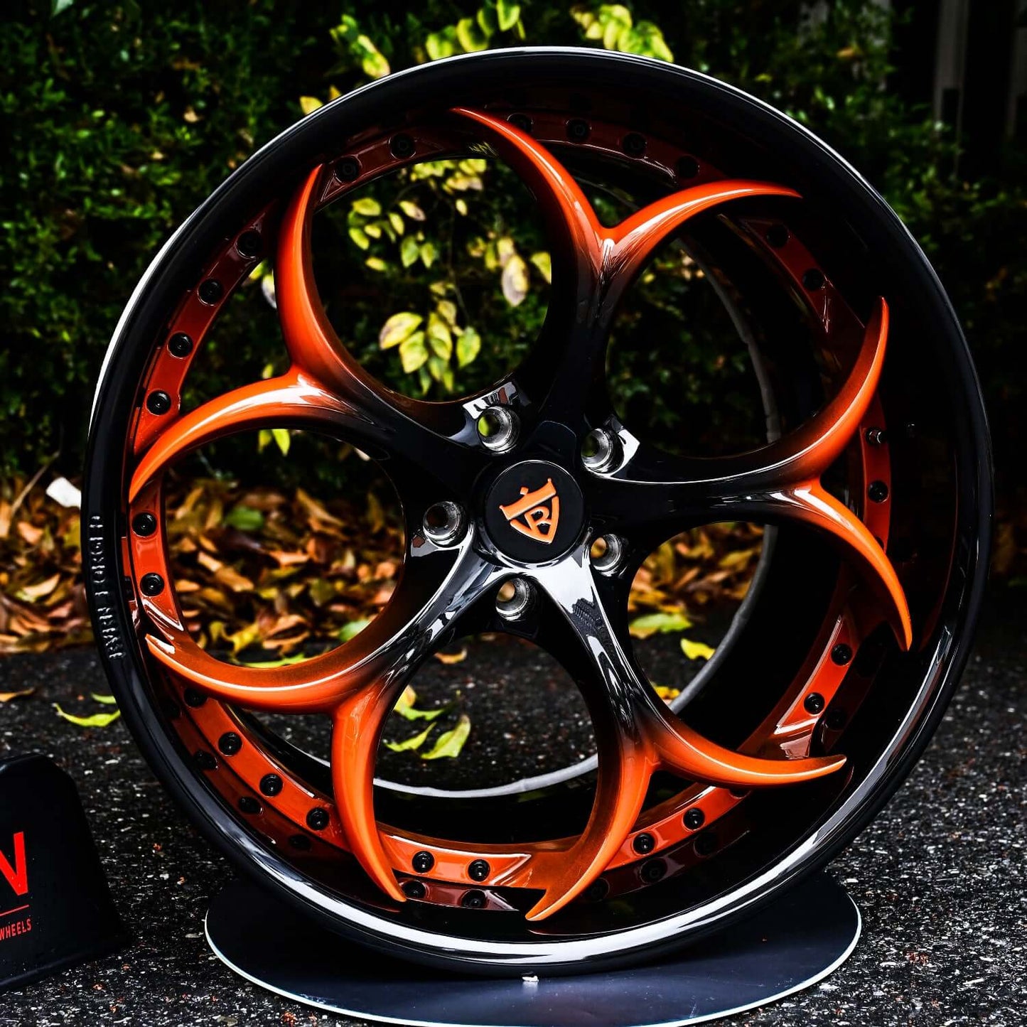 RV-DS016 | Custom Forged 2-Piece Corvette C8 Z51 Stingray Orange & Black Wheels with 19x8.5, 20x11 / 20x9, 21x12