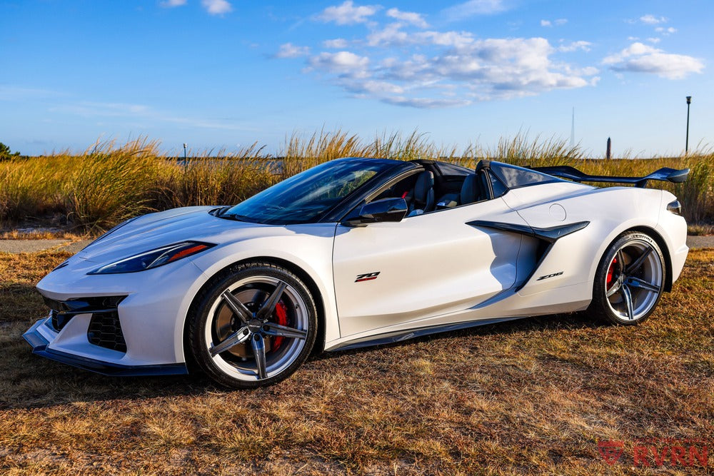 RV-MJ201 Custom Forged Wheels featuring Carbon Flash Metallic Spokes and a Custom GM Abalone White Pearl Barrel, designed for the perfect Corvette fitment.