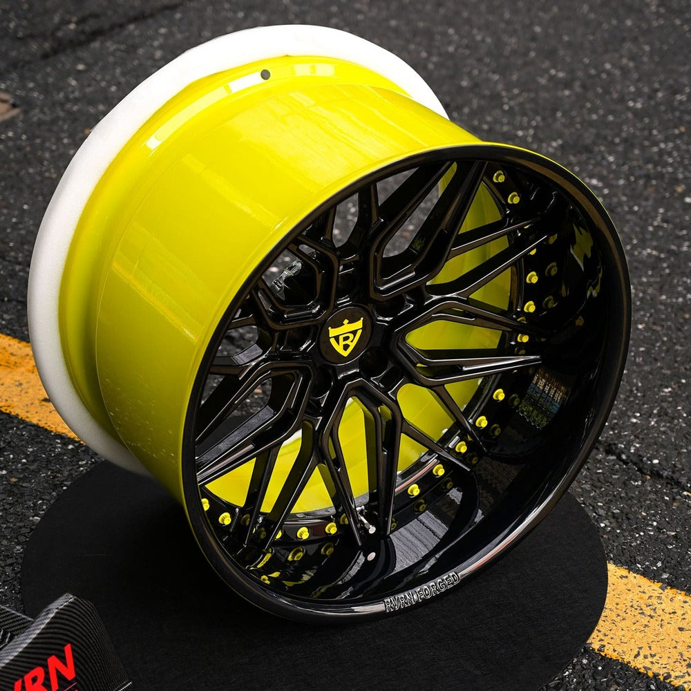 Gloss black barrel and yellow face on RV-T081 wheels