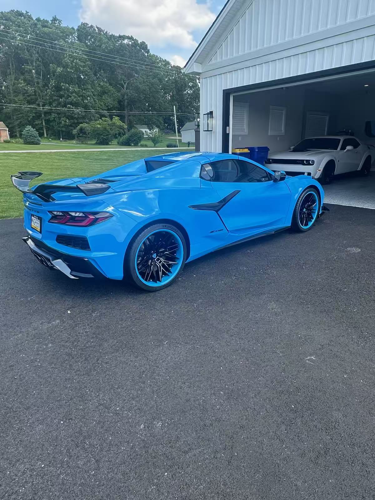 RV-T081 | Custom Forged 2-Piece Corvette C8 Z06 / E-Ray Deep Concave Rapid Blue Wheels | 20x10, 21x13 Setup