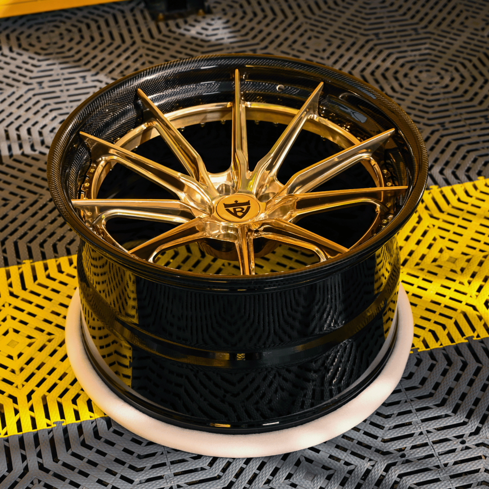 Concave 2-piece forged RV-DC05 wheels on C8 Z06 – front 3/4 shot