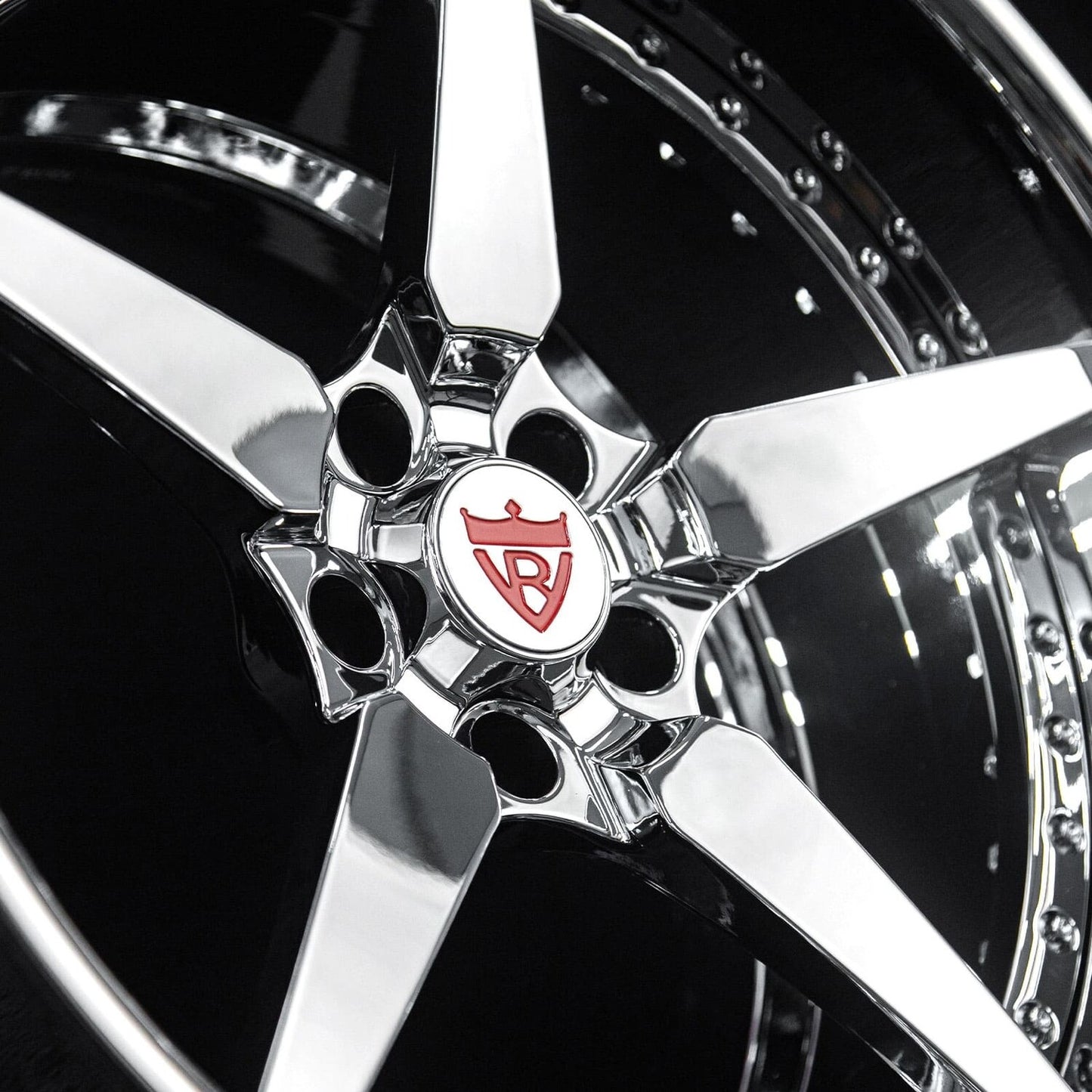 Showcase of RV-DF14 custom forged wheels for Corvette E-Ray in 20x10 and 21x13 all-chrome configuration.