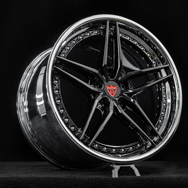 Close-up of RVRN RV-DP03 chrome step lip wheel on 2017 corvette grand sport