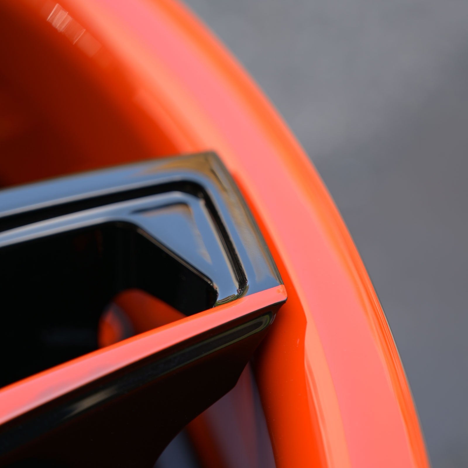 Super deep concave custom wheels with orange and black finish for 2020-2025 Corvette C8 Stingray Z51-OEM Setup