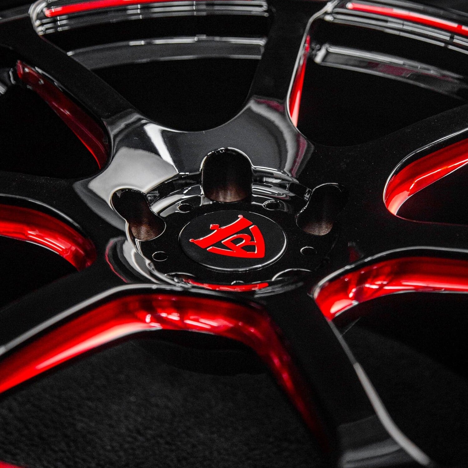 Lightweight forged one-piece design of the RVRN MH092 wheel crafted for Corvette C8 owners.