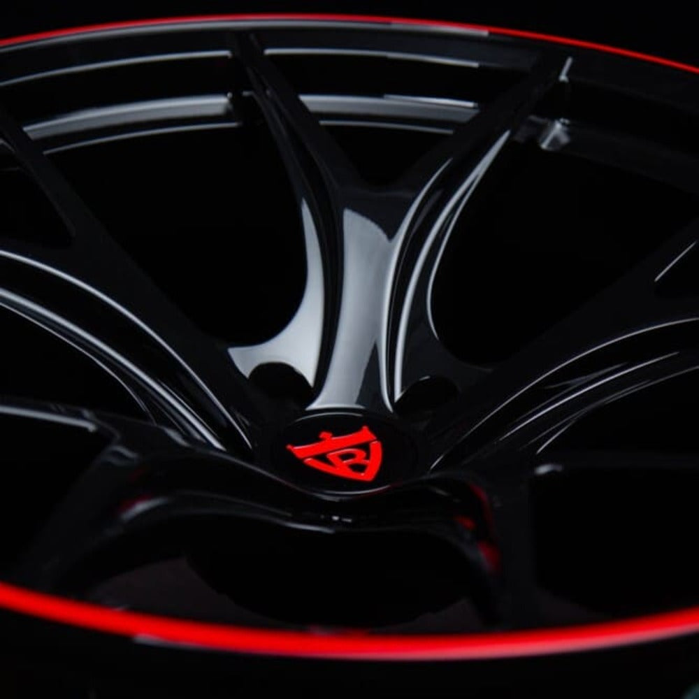	RVRN red trim accent on RV-MR05 Corvette C8 Z06 rims