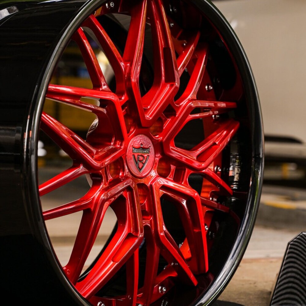 Crystal Burgundy spoke detail on Corvette C8 RV-T081 aftermarket wheel