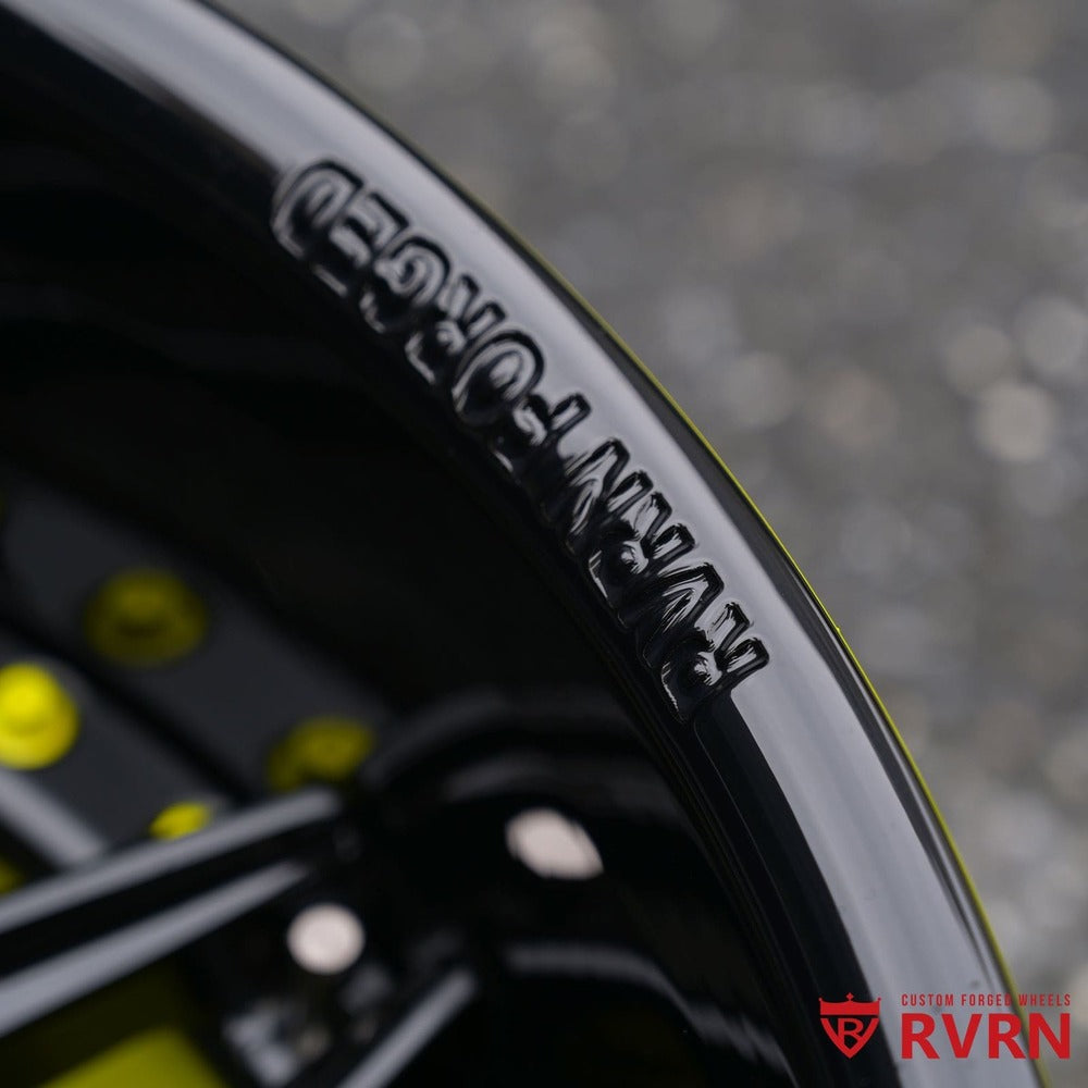 Rear deep dish wheel fitment on Corvette C8 widebody