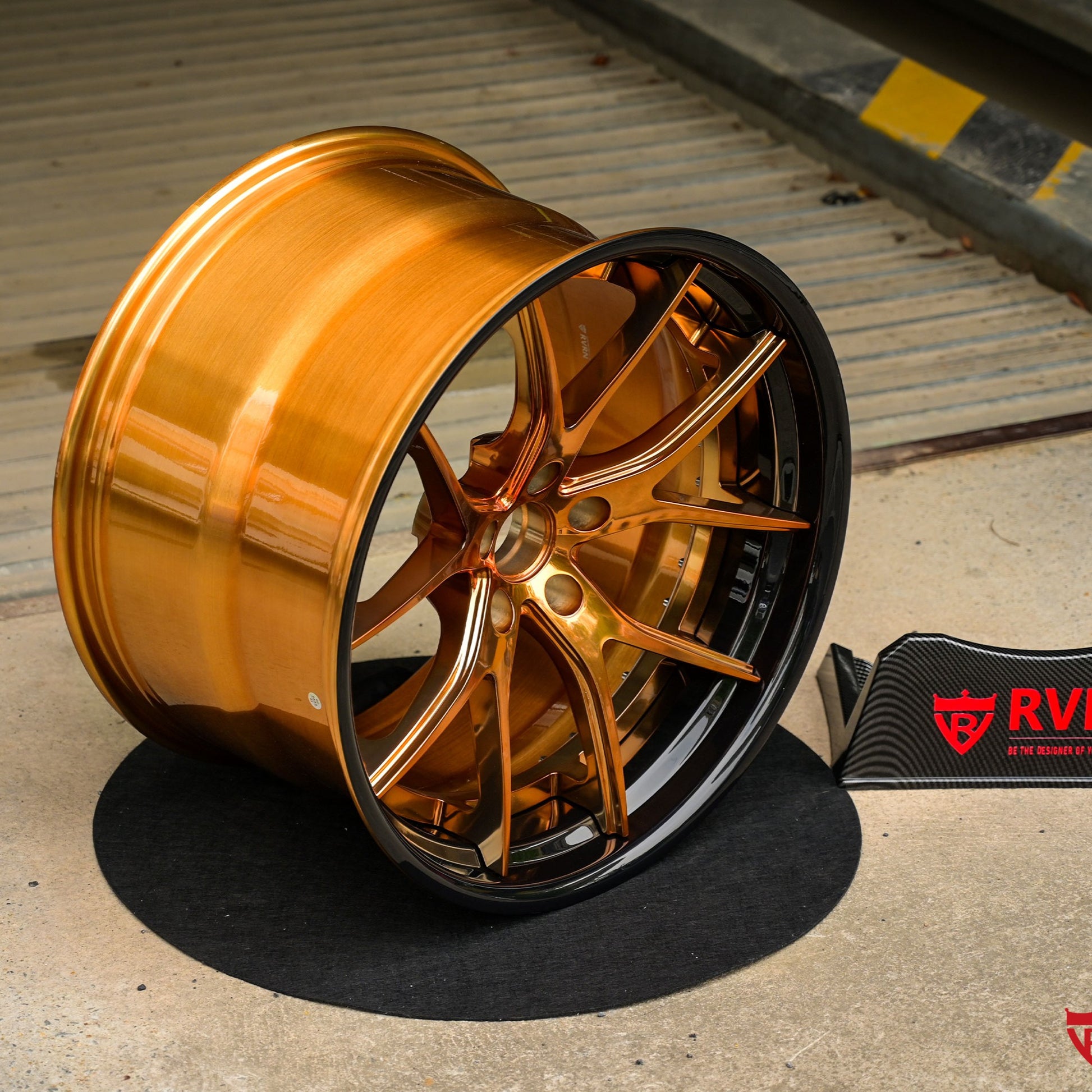 Custom forged RV-DC24 step lip wheel in bronze, designed for C8 Corvette Z06 and E-Ray models.