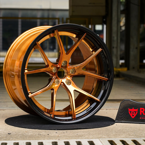 Custom forged RV-DC24 step lip wheel in bronze and black finish, ideal for C8 Corvette Z06 and E-Ray.